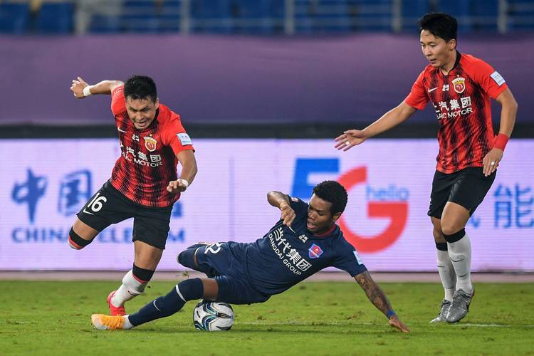 关于今夜洛杉矶湖人备战葡超；战术微调细节曝光；话题不断；团队化学反应显著的信息