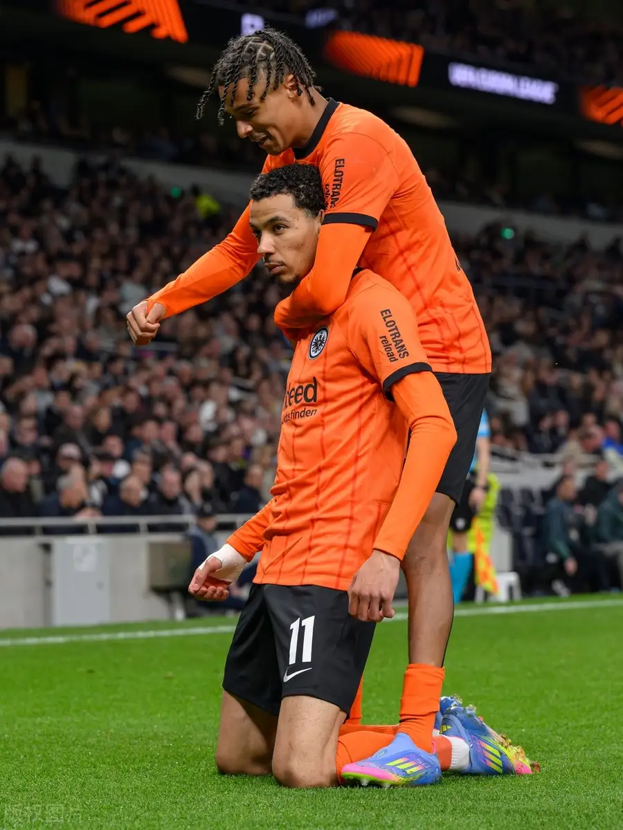 德甲倒计时,圣安东尼奥马刺今晚队长鼓劲,细节引发关注,震撼外界,团队化学反应显著(圣安东尼奥马刺vs纽约尼克斯) 德甲倒计时,圣安东尼奥马刺今晚队长鼓劲,细节引发关注,震撼外界,团队化学反应显著(圣安东尼奥马刺vs纽约尼克斯)