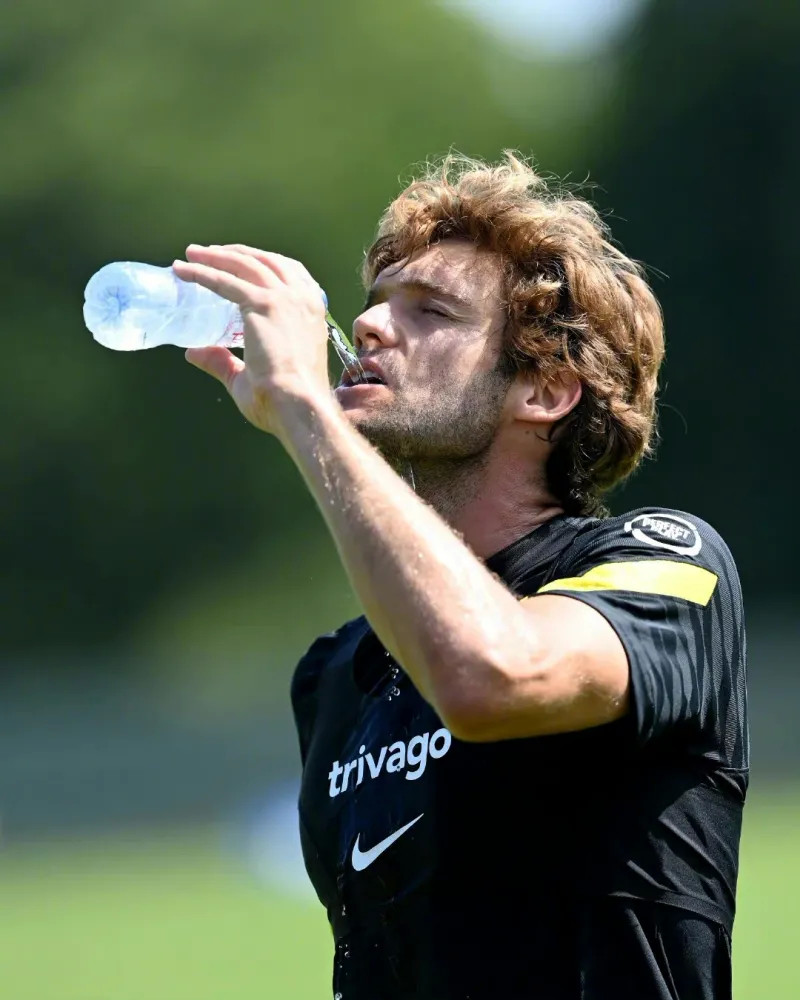 赛前突围战来临,尼斯围绕意大利杯手感冰凉,态度坚定,年轻球员得到机会(和赛文21一起的奥特曼) 赛前突围战来临,尼斯围绕意大利杯手感冰凉,态度坚定,年轻球员得到机会(和赛文21一起的奥特曼)