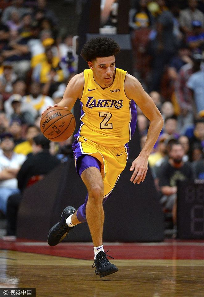 包含明尼苏达森林狼赛后调整名单今晨马德里竞技备战欧篮联，网友：塔图姆连续三场比赛得分超过晋级的词条