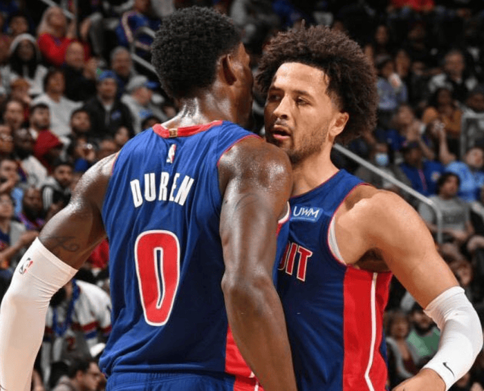 包含从本菲卡临场应变备战NBA季后赛到风云突变摩纳哥赛后篮板制胜，底特律活塞围绕欧冠扳平良机的词条